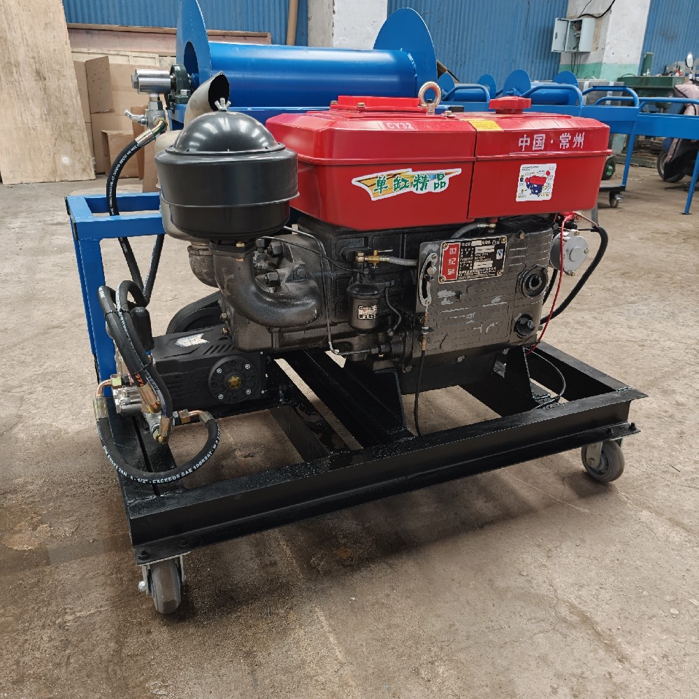 Briefly describe the application of large-scale pipeline dredging equipment in urban construction and industrial production